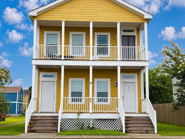 2401 Esplanade Street, Ocean Springs, MS 39564