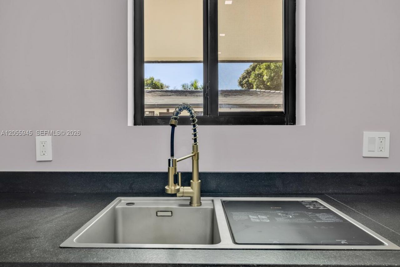 8931 NE 2nd Ave, Unit N2, El Portal, FL 33138 Photo