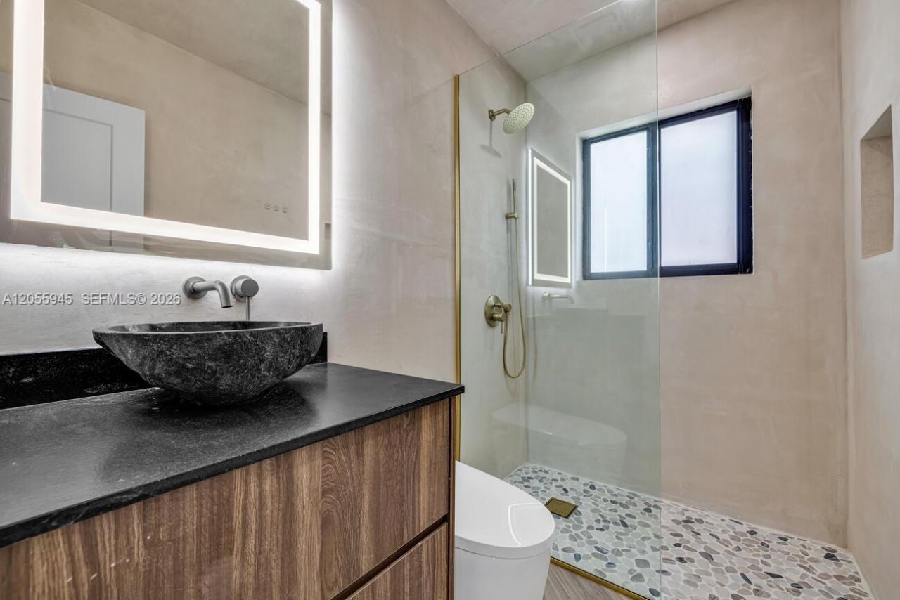 8931 NE 2nd Ave, Unit N2, El Portal, FL 33138 Photo