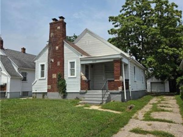 445 E Siebenthaler Avenue, Dayton, OH 45405