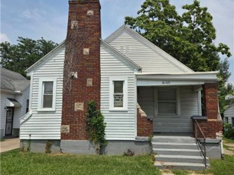 445 E Siebenthaler Avenue, Dayton, OH 45405 Photo 2
