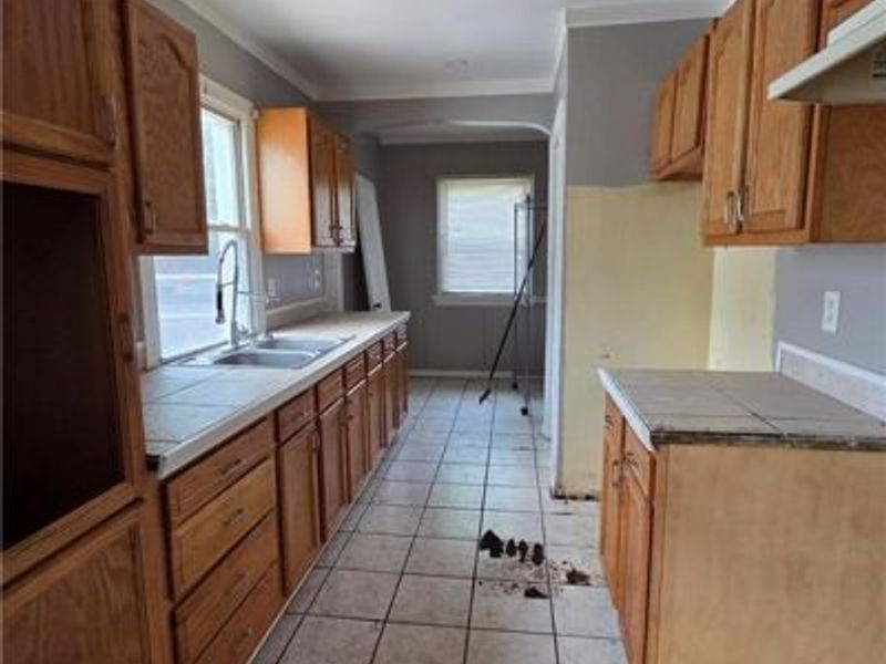 445 E Siebenthaler Avenue, Dayton, OH 45405 Photo 6