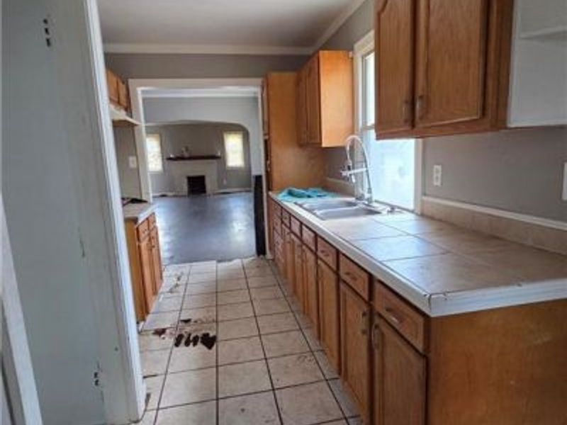 445 E Siebenthaler Avenue, Dayton, OH 45405 Photo 7