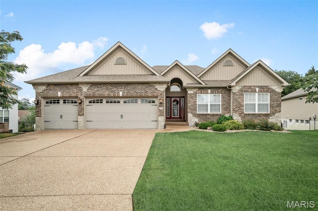 256 Mason Glen Drive, Lake Saint Louis, MO 63367 Main Photo