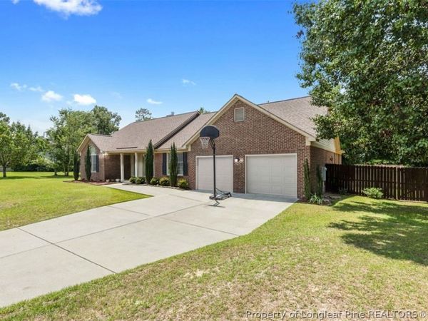 726 Foxcroft Drive, Fayetteville, NC 28311