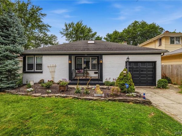54 Canterbury Court , Buffalo, NY 14226