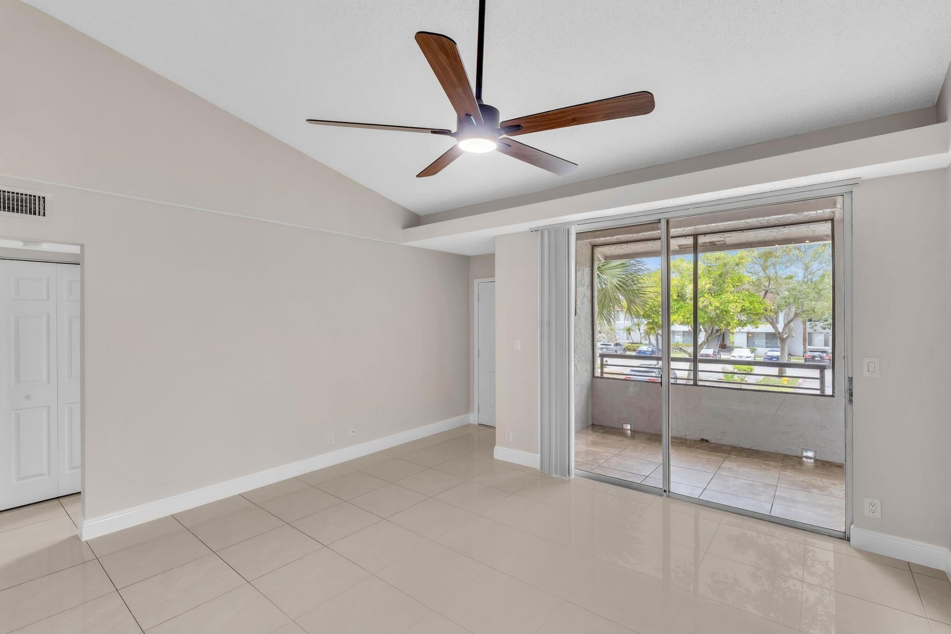 601 Lyons Road, Unit 7201, Coconut Creek, FL 33063 Photo