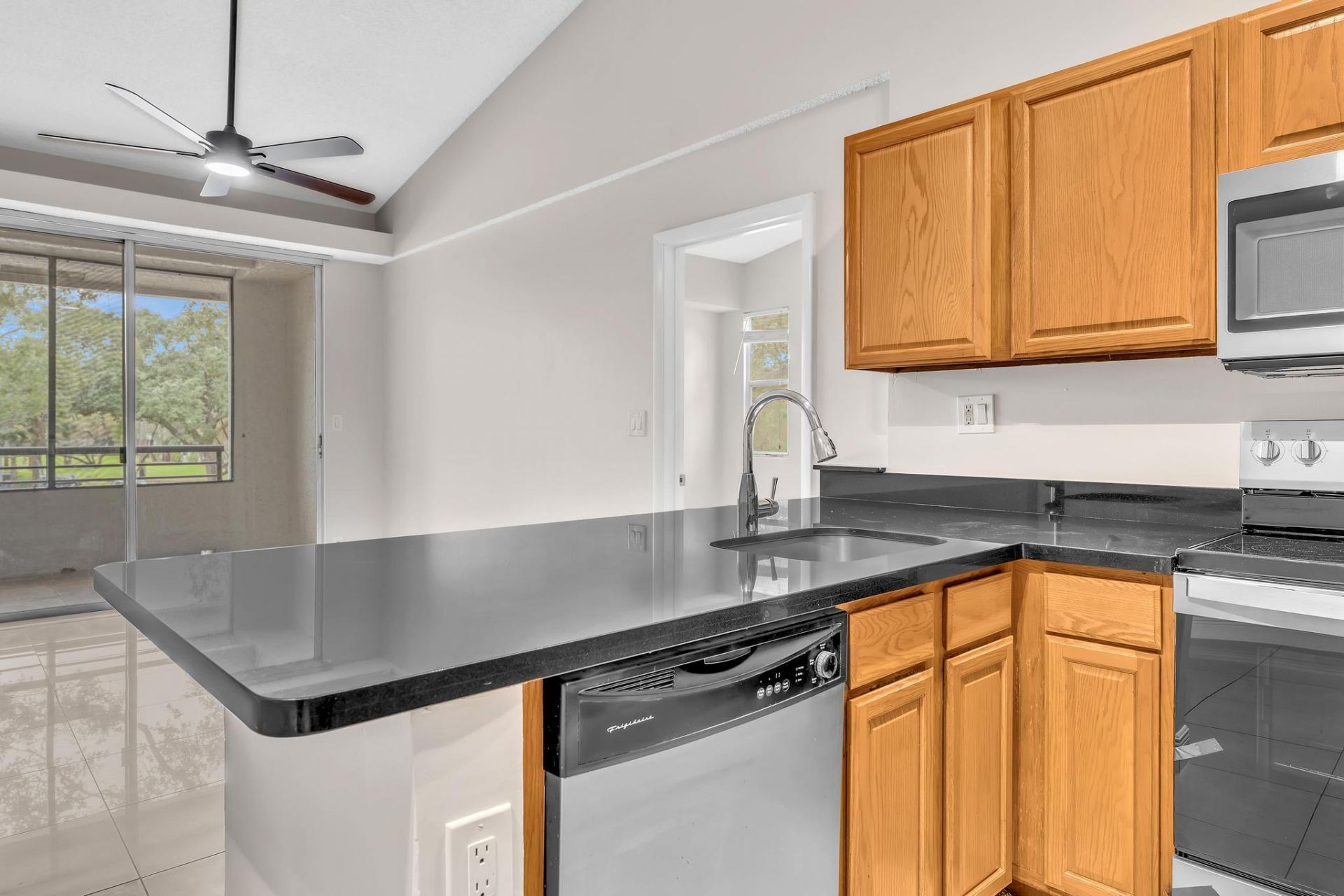 601 Lyons Road, Unit 7201, Coconut Creek, FL 33063 Photo