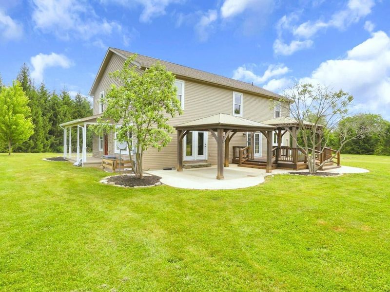 1877 Hardin Lane, Powell, OH 43065 Photo 2