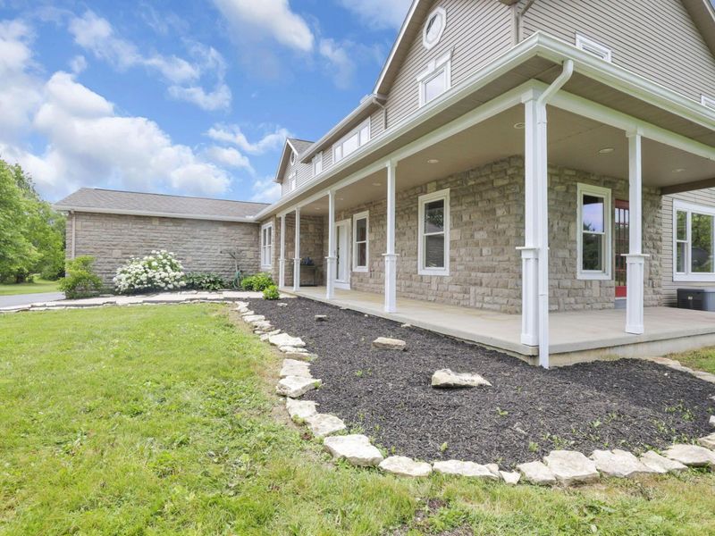 1877 Hardin Lane, Powell, OH 43065 Photo 3