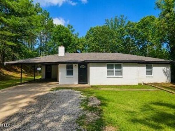 185 County Road 321 , Oxford, MS 38655