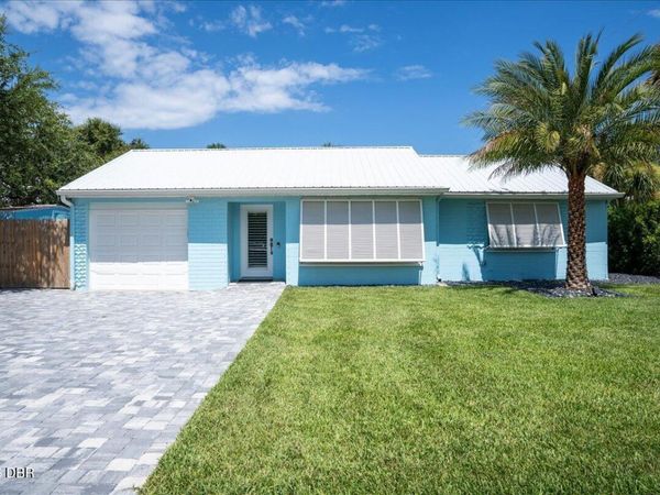 301 N Pine Street, New Smyrna Beach, FL 32169