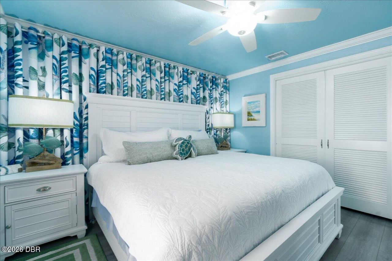 301 N Pine Street, New Smyrna Beach, FL 32169 Photo