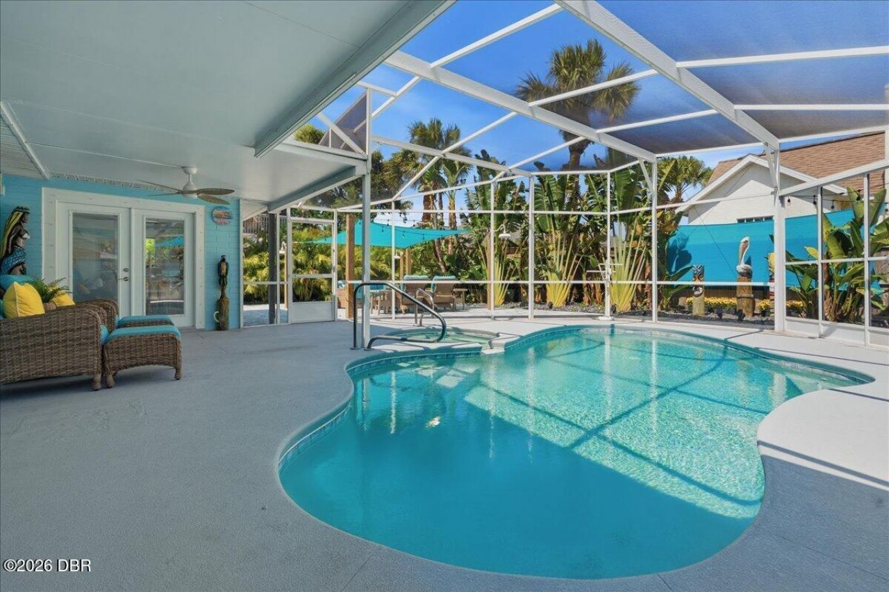 301 N Pine Street, New Smyrna Beach, FL 32169 Photo