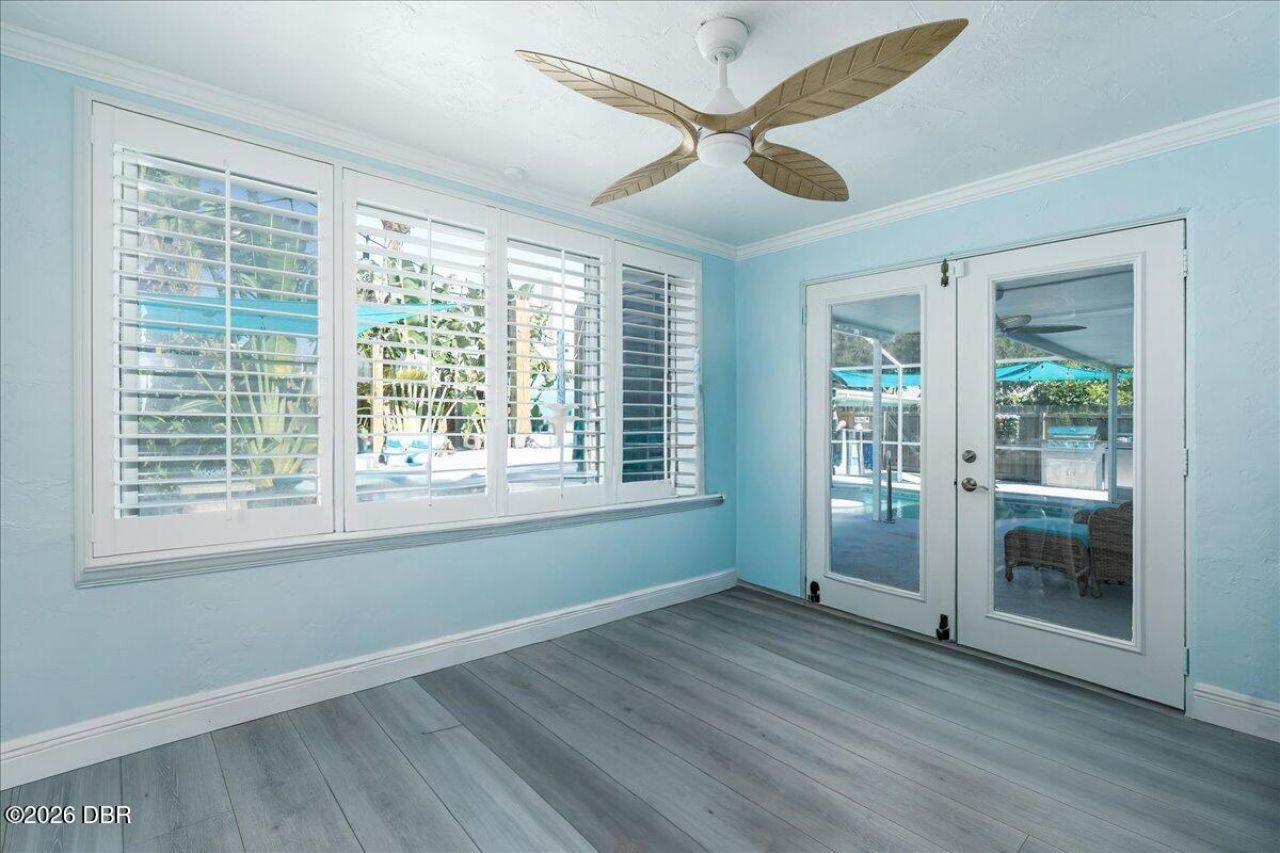 301 N Pine Street, New Smyrna Beach, FL 32169 Photo