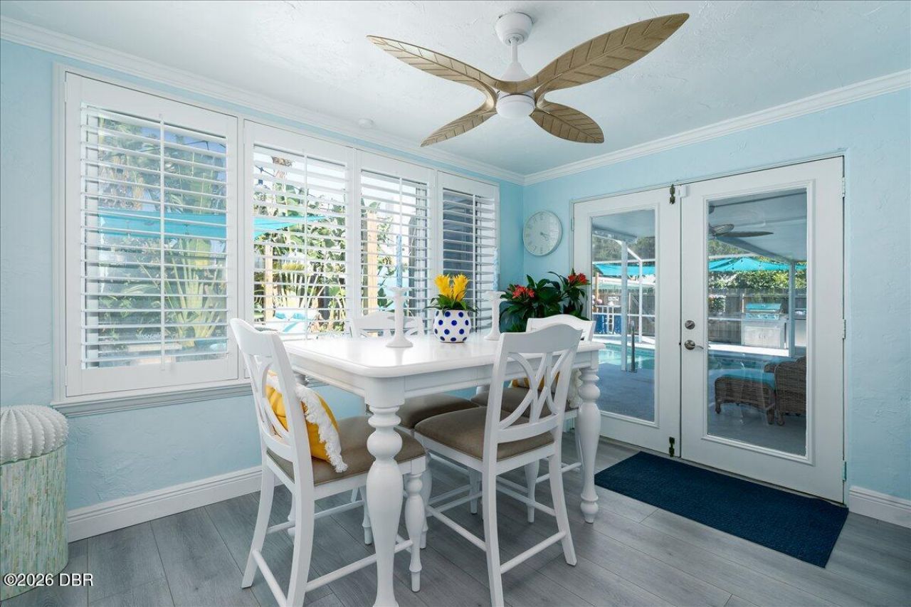 301 N Pine Street, New Smyrna Beach, FL 32169 Photo