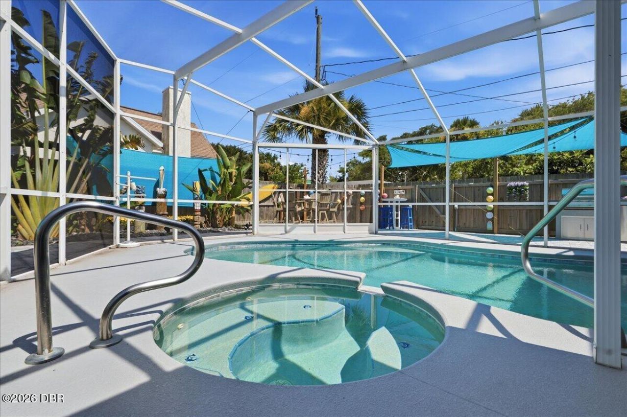301 N Pine Street, New Smyrna Beach, FL 32169 Photo