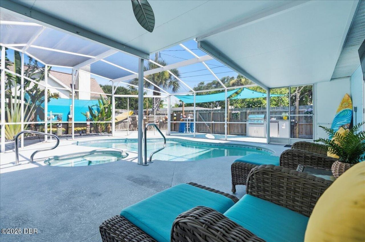 301 N Pine Street, New Smyrna Beach, FL 32169 Photo