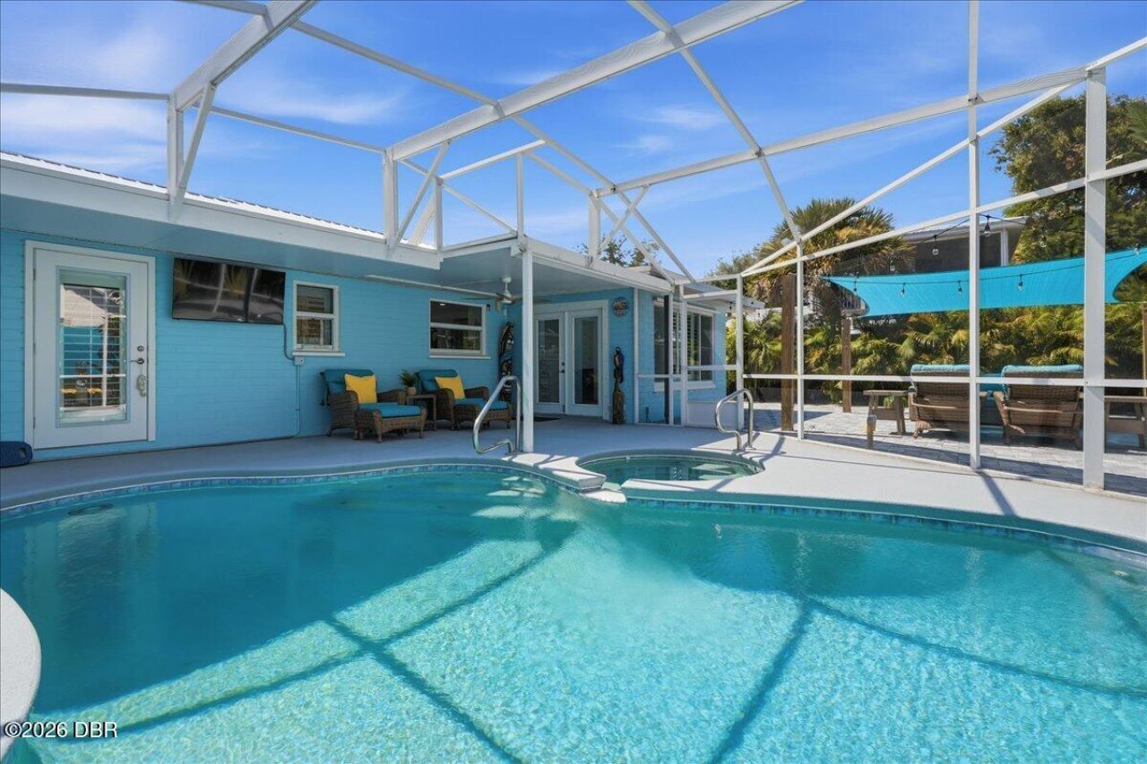 301 N Pine Street, New Smyrna Beach, FL 32169 Photo