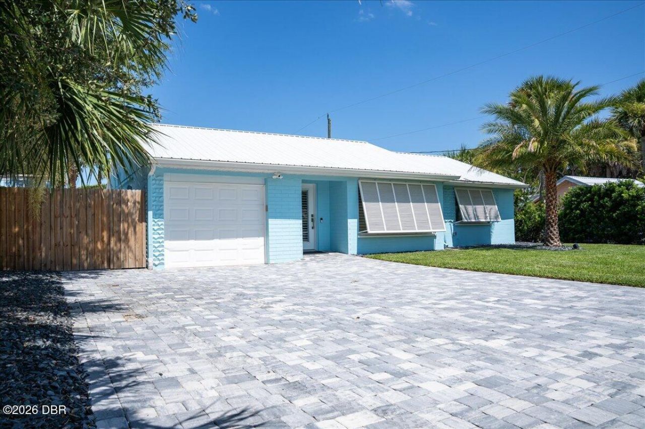 301 N Pine Street, New Smyrna Beach, FL 32169 Photo