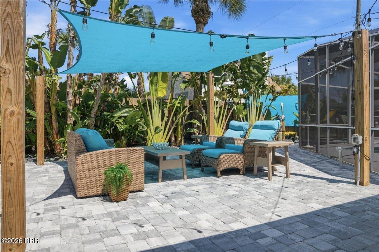 301 N Pine Street, New Smyrna Beach, FL 32169 Photo