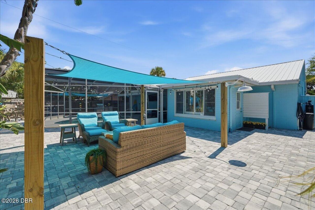 301 N Pine Street, New Smyrna Beach, FL 32169 Photo