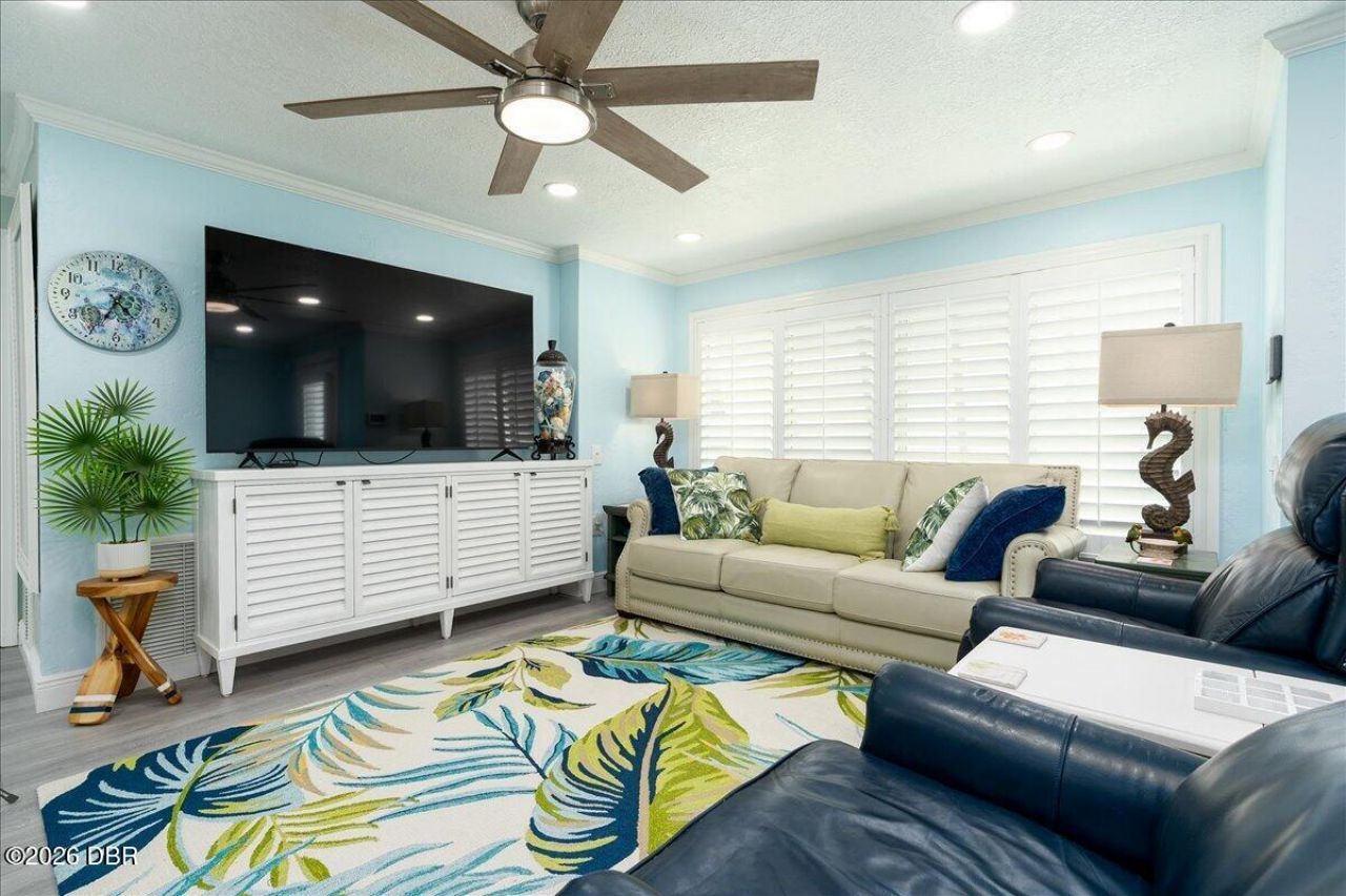 301 N Pine Street, New Smyrna Beach, FL 32169 Photo