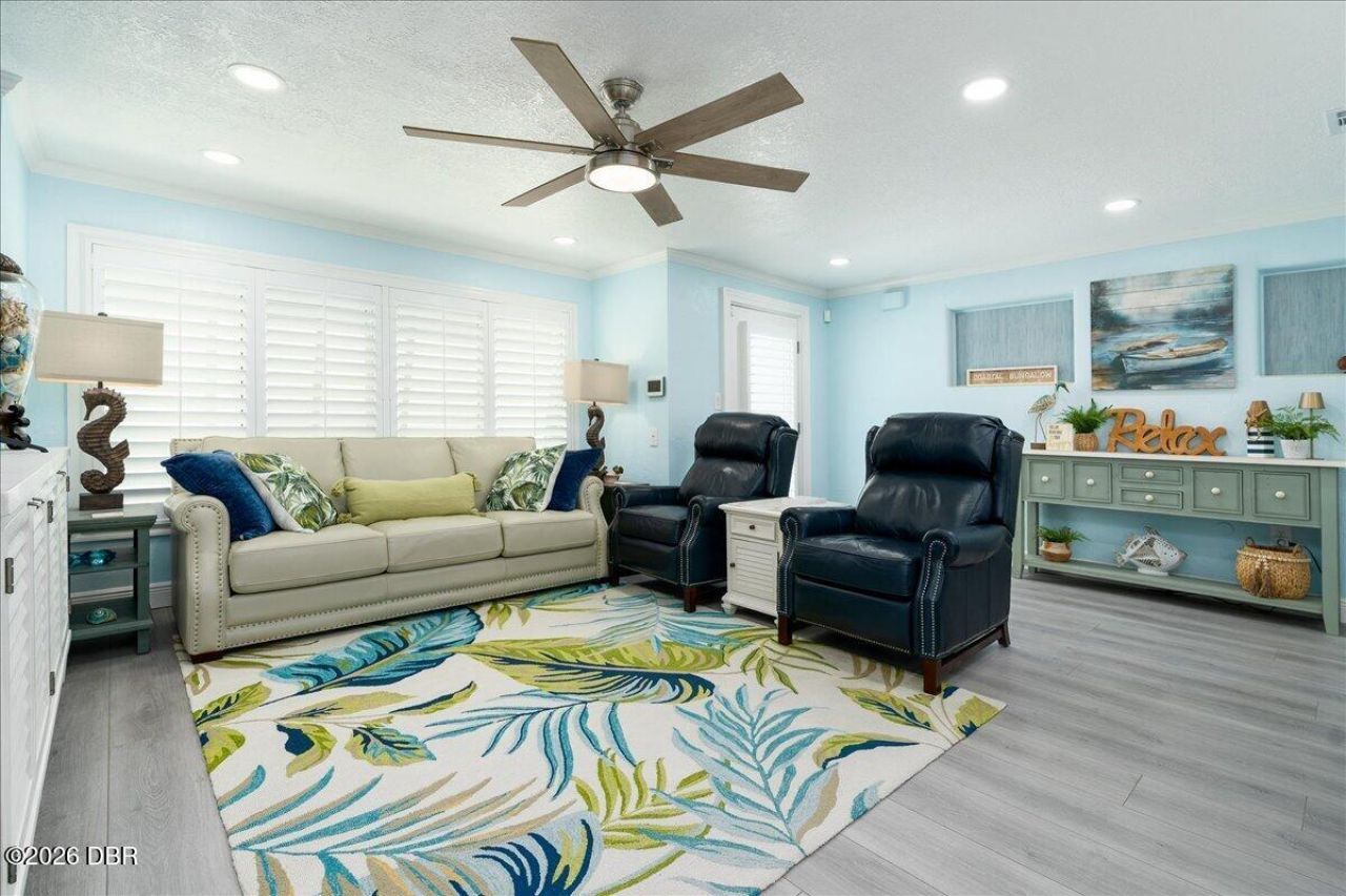 301 N Pine Street, New Smyrna Beach, FL 32169 Photo