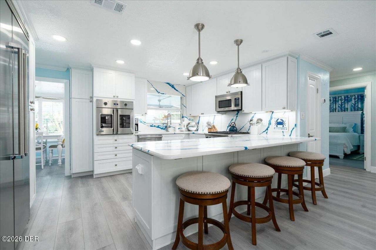 301 N Pine Street, New Smyrna Beach, FL 32169 Photo