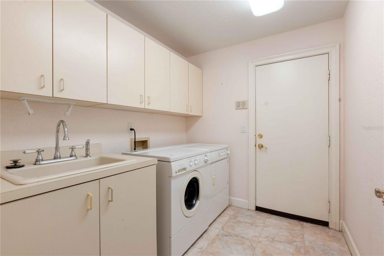 2122 Platinum Drive , Sun City Center, FL 33573 Photo
