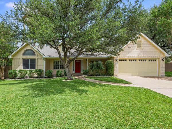 105 Oakmont CT , Georgetown, TX 78628