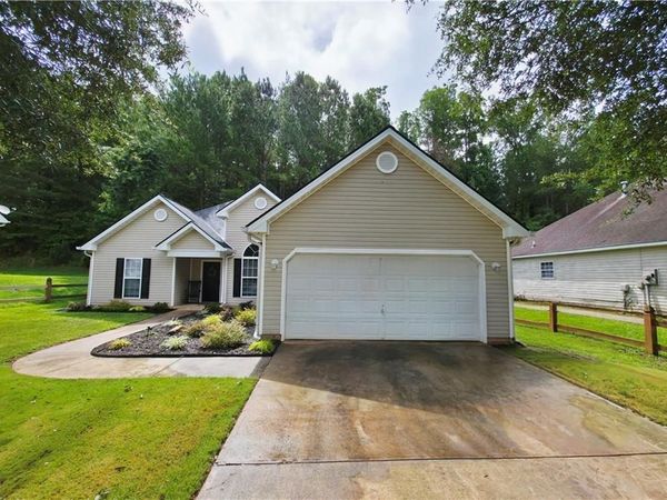 4428 James Wade Drive , Snellville, GA 30039