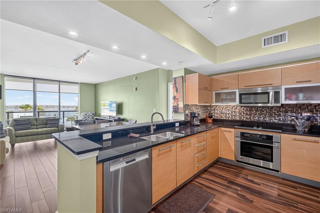 3000 Oasis Grand Blvd, Unit 505, Fort Myers, FL 33916 Photo