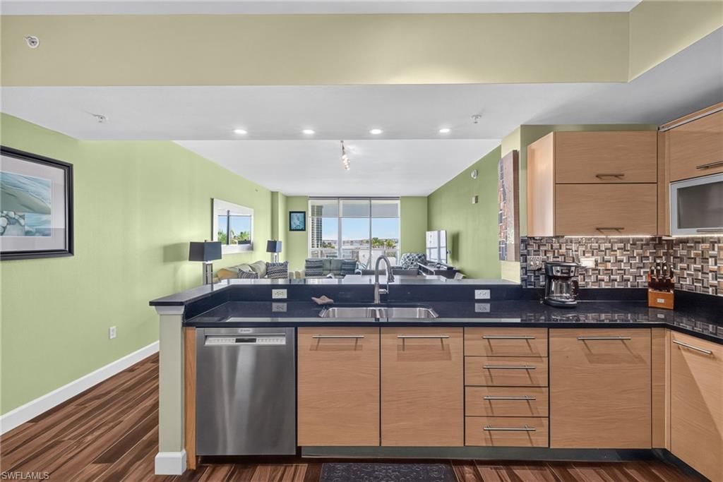 3000 Oasis Grand Blvd, Unit 505, Fort Myers, FL 33916 Photo