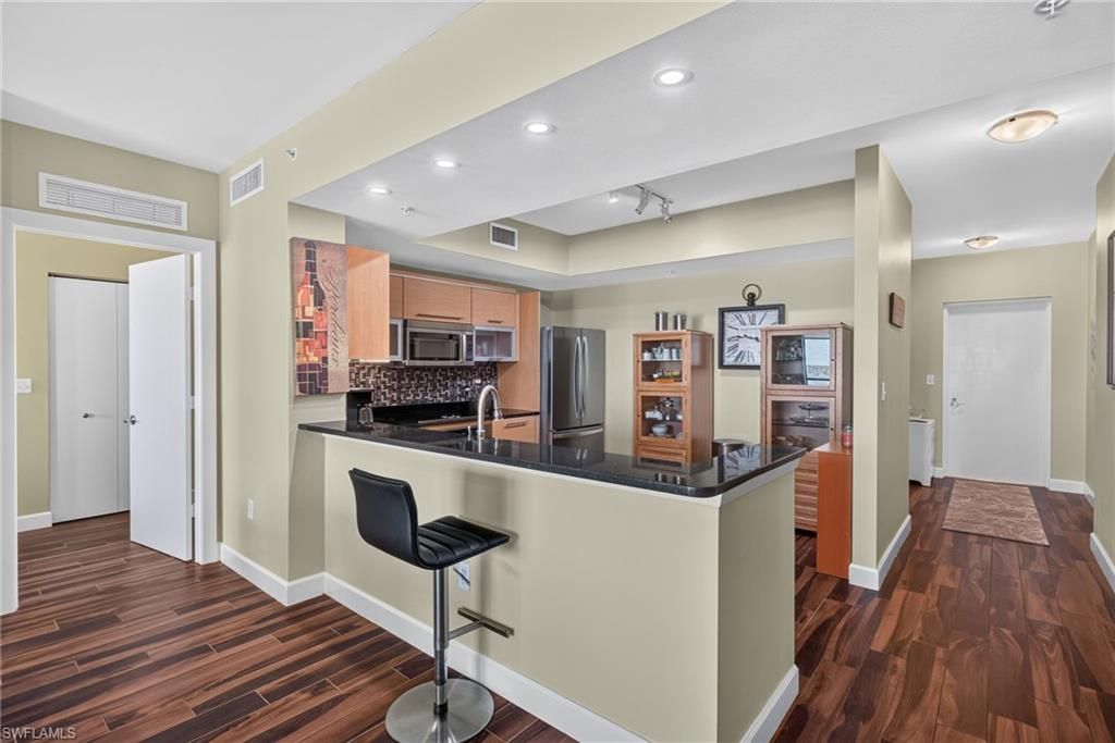 3000 Oasis Grand Blvd, Unit 505, Fort Myers, FL 33916 Photo