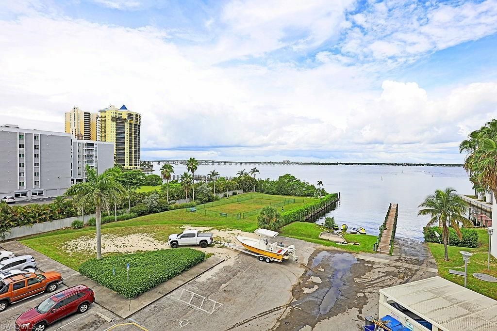 3000 Oasis Grand Blvd, Unit 505, Fort Myers, FL 33916 Photo