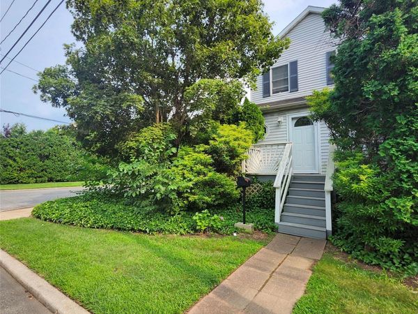 34 Parkside Drive, Jericho, NY 11753