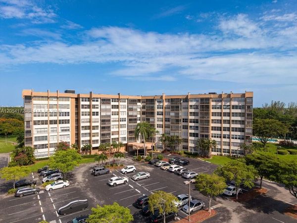 1200 Saint Charles Place , Unit 712, Pembroke Pines, FL 33026