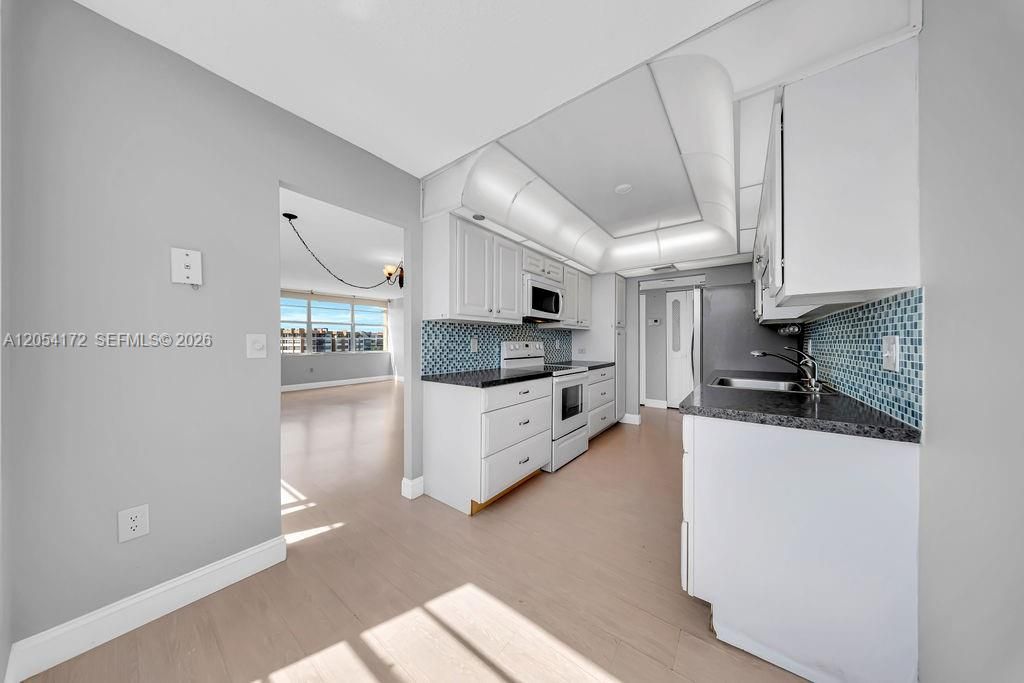 1200 Saint Charles Place , Unit 712, Pembroke Pines, FL 33026 Photo