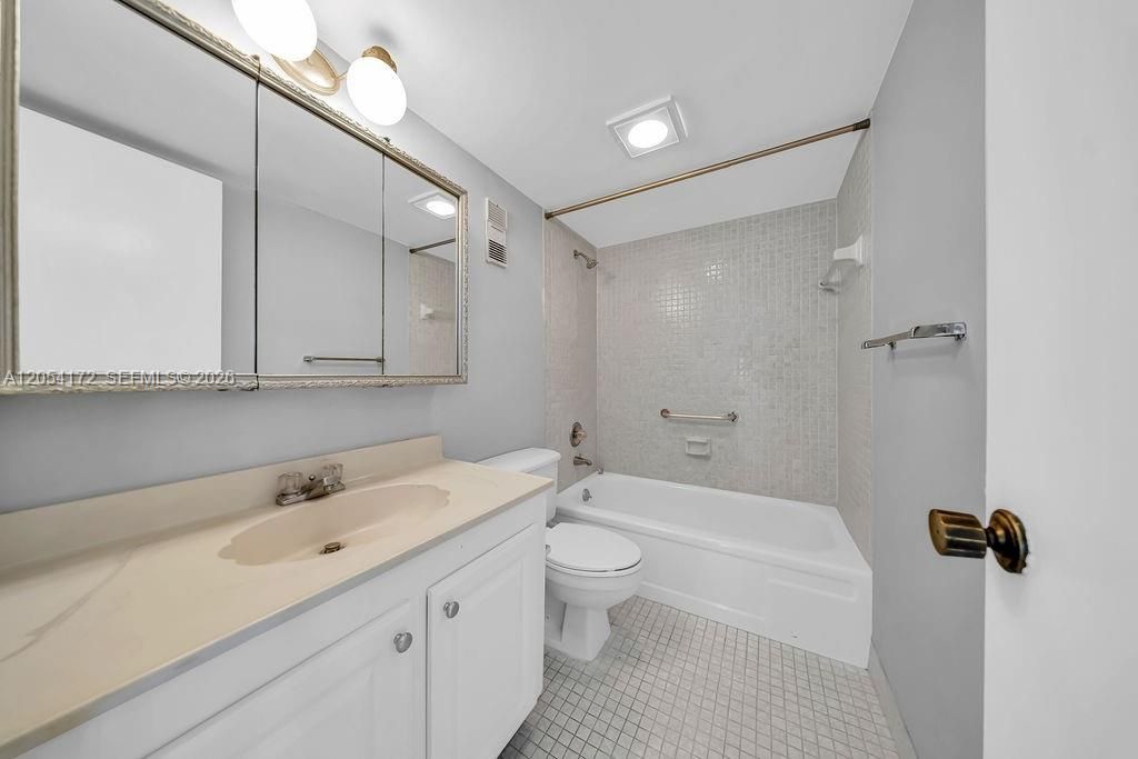 1200 Saint Charles Place , Unit 712, Pembroke Pines, FL 33026 Photo