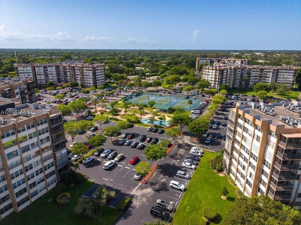 1200 Saint Charles Place , Unit 712, Pembroke Pines, FL 33026 Photo