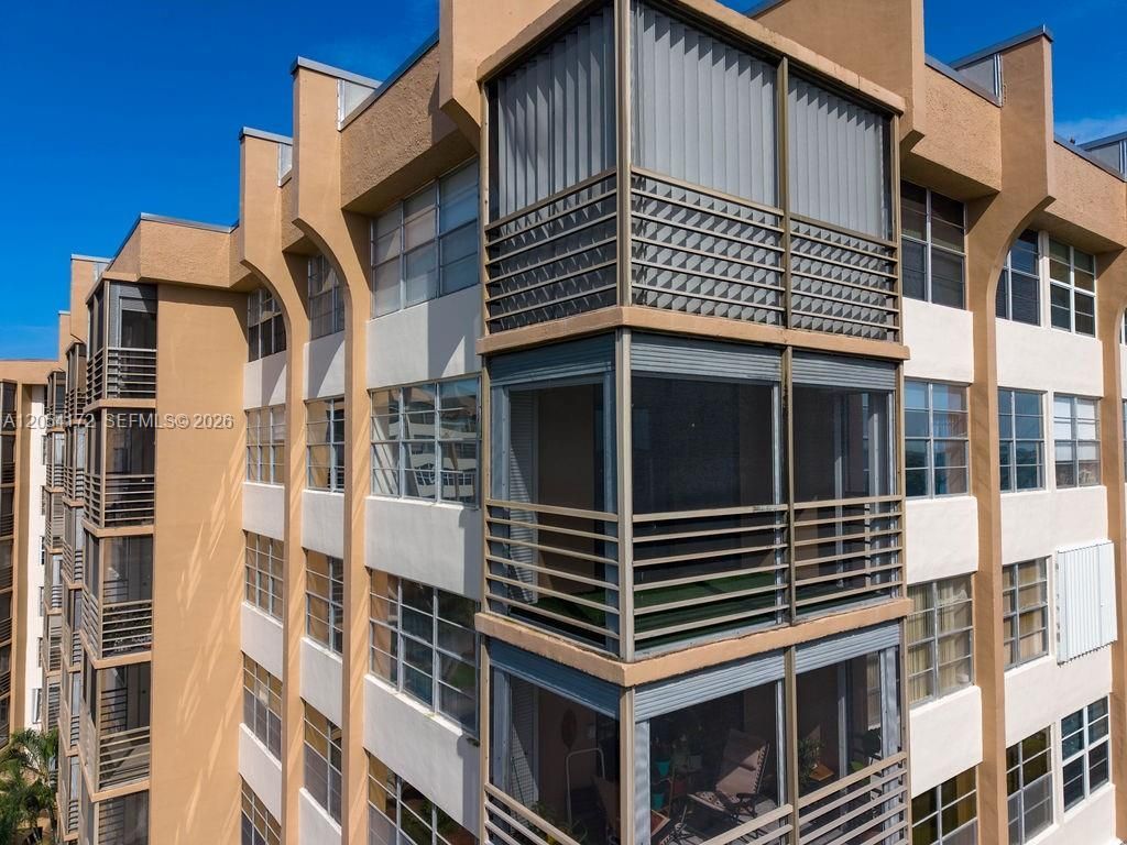 1200 Saint Charles Place , Unit 712, Pembroke Pines, FL 33026 Photo