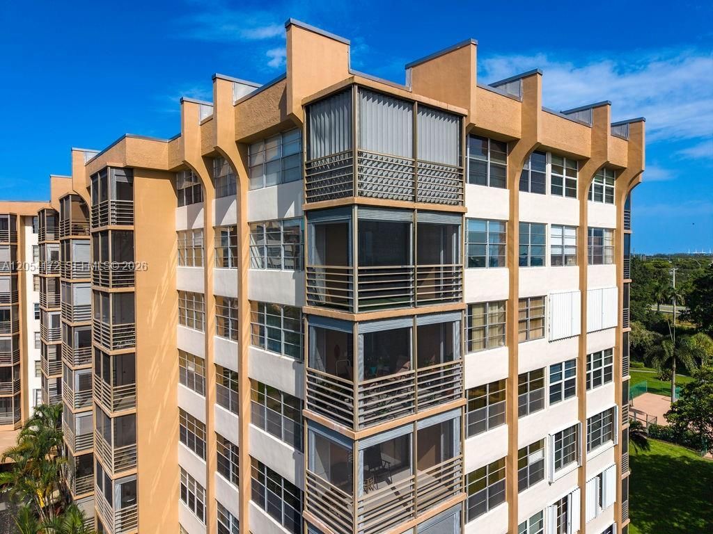 1200 Saint Charles Place , Unit 712, Pembroke Pines, FL 33026 Photo