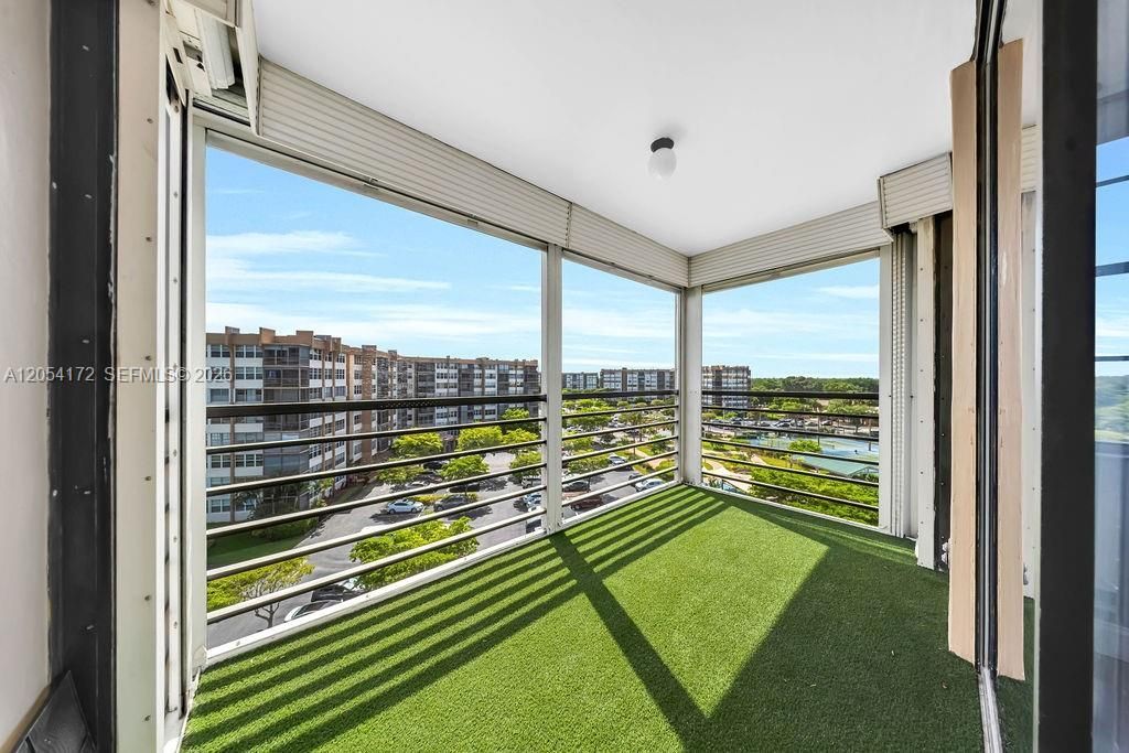 1200 Saint Charles Place , Unit 712, Pembroke Pines, FL 33026 Photo