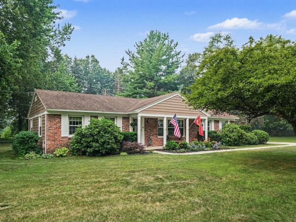 219 E Jackson Street, Allegan, MI 49010