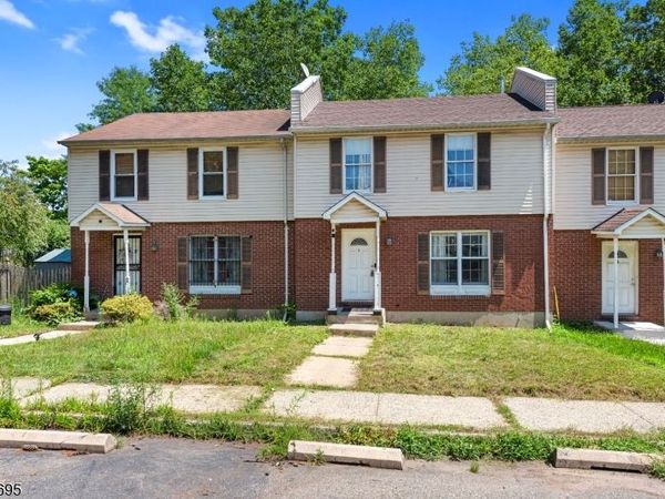 4 Dandridge Dr, Newark, NJ 07108