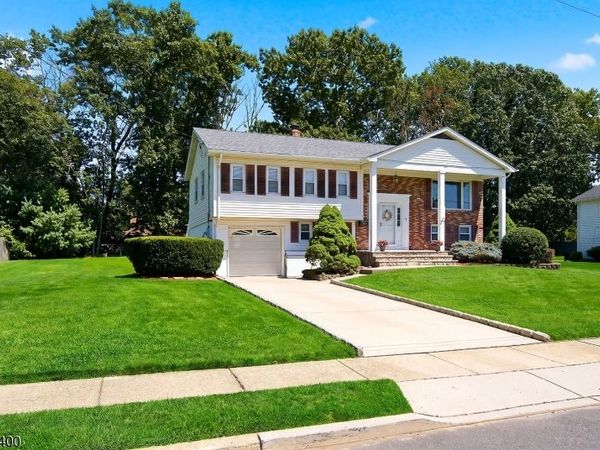 38 Brunswick Dr, Howell, NJ 07731