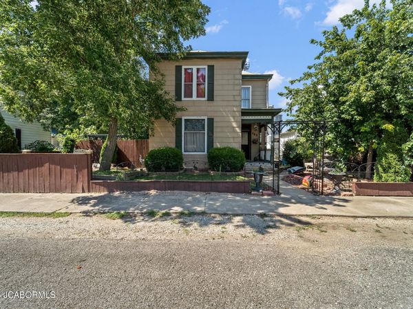 203 W FIRST STREET, Chamois, MO 65024