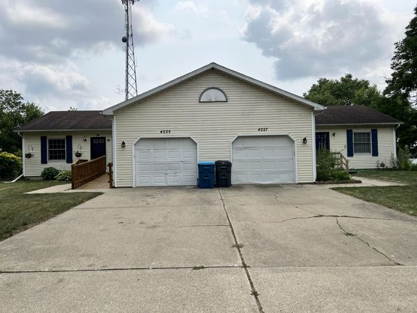4225 Chelten Avenue, Kalamazoo, MI 49006