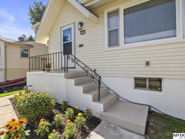 5613 Grand Avenue, Omaha, NE 68104